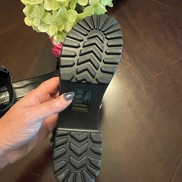 Black Platform Qupid Shoes Sz 8 - Picture 5 of 5